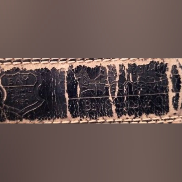 MYSTERIOUS ANTIQUE LEVI'S BAY STRAUSS BELT MENS SIZE SMALL - Picture 6 of 13